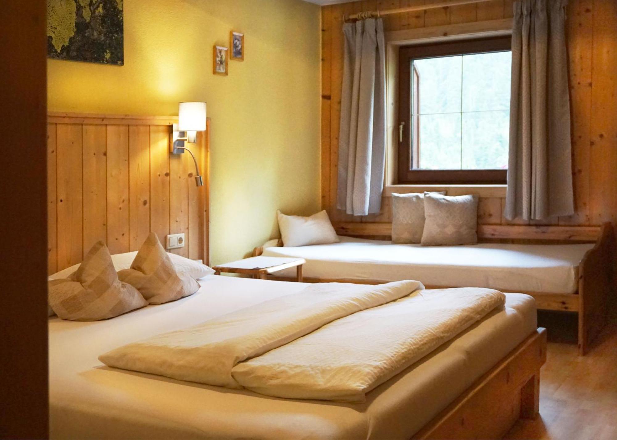 Hotel Ortnerhof - Reiten Wandern Genießen Prägraten Zimmer foto